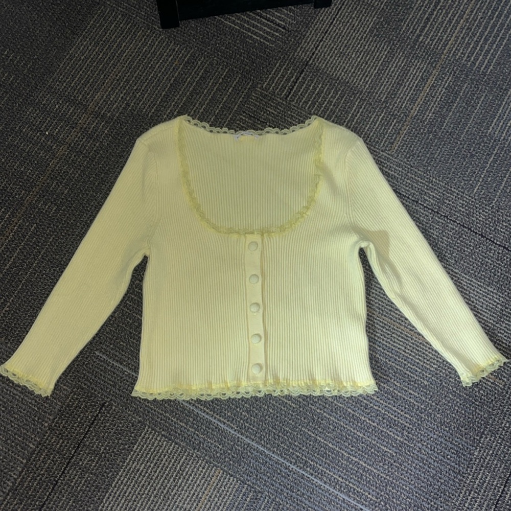 For Love & Lemons 3/4 SLEEVE CARDI. 💛💛🌼🌼